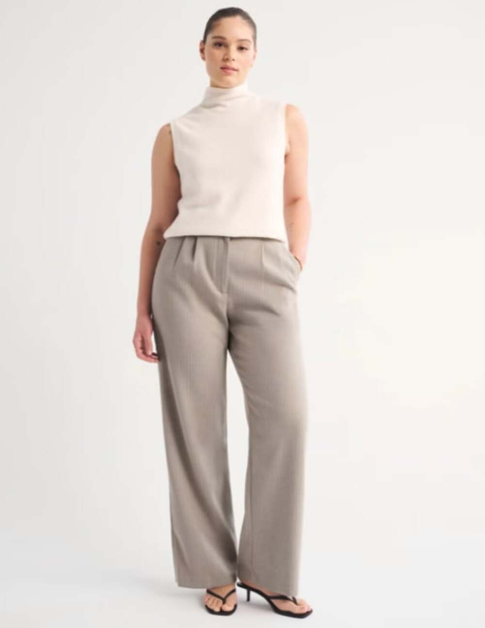 Abercrombie A&F Sloane Tailored Wide Leg Pant in Heather Taupe Size 31